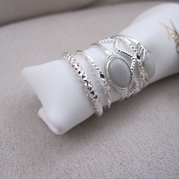 Lovisa 6 Piece Stackable Ring Set - Picture 4 of 10